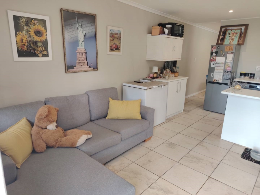 1 Bedroom Property for Sale in Oakdale Western Cape